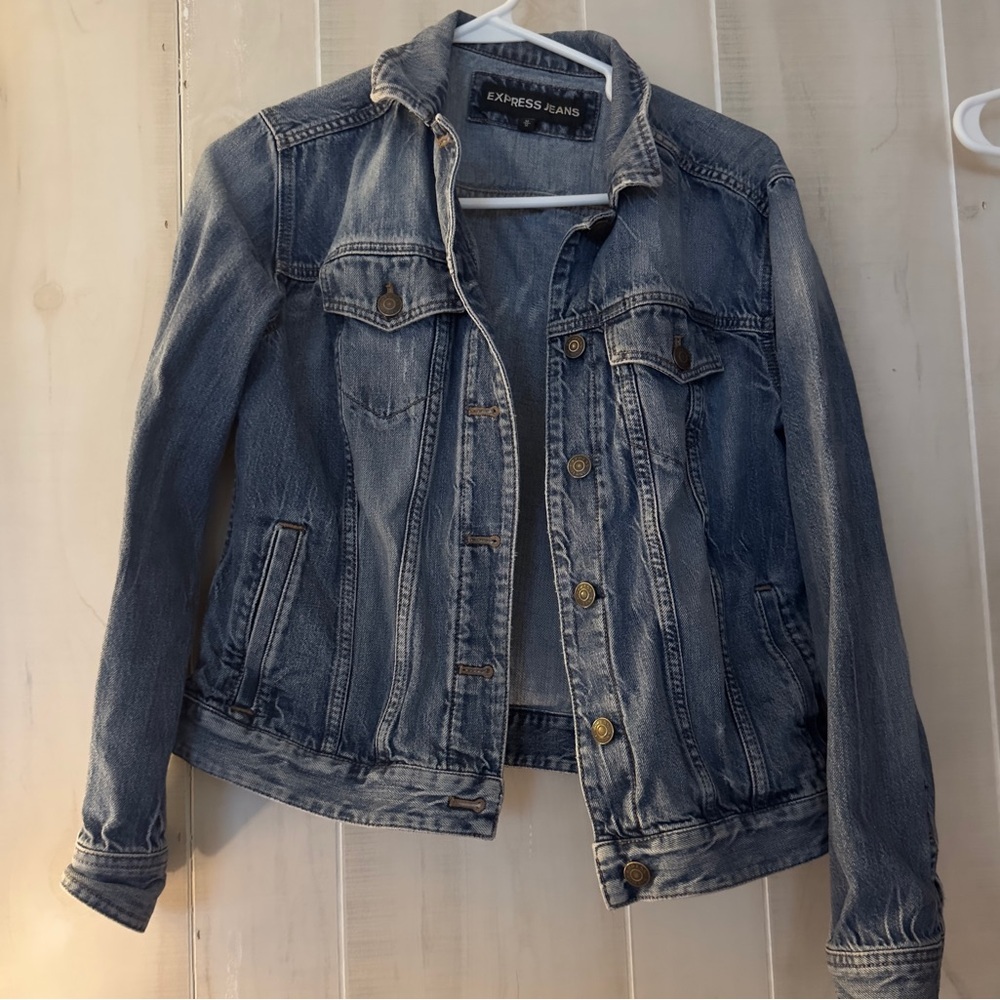 Express Jeans Denim Jacket Women’s Medium Wash Trucker Jean Jacket Classic
